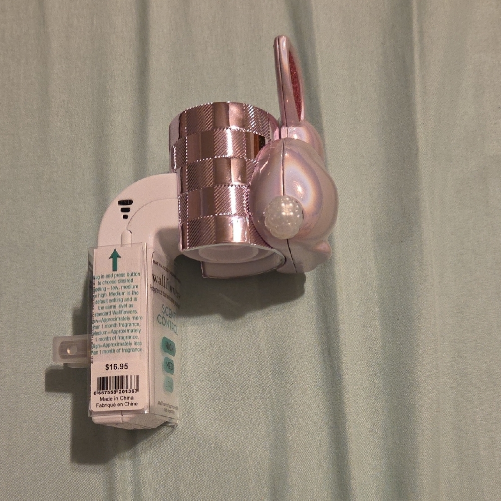 Brand New Bath & Body Works Pearl Bunny Wallflower Plug - Picture 2 of 5